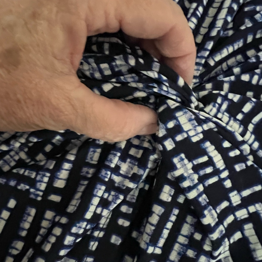 CHAPS Dress Sz M Blue & White Geometric Print Knotted Waist P2P: 17” Stretchy - Picture 8 of 12